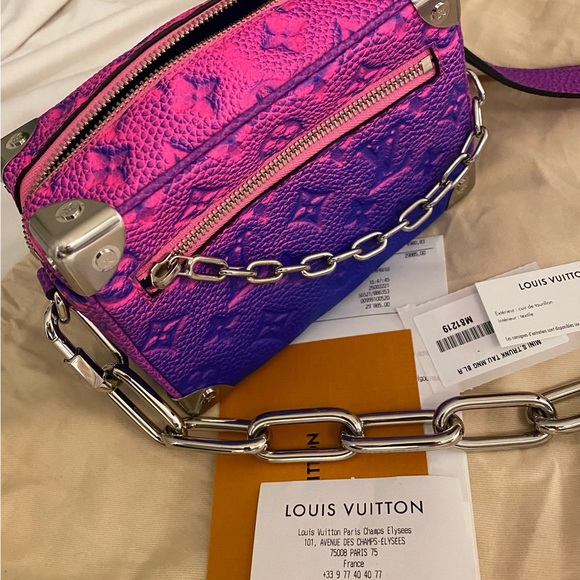 Louis Vuitton Gradient Pink and Purple Crossbody Bag - Picture 3 of 7